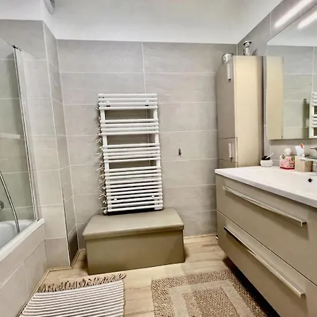 Apartmán Vue Exceptionnelle Avec Confort Moderne, Climatisation Et Parking *