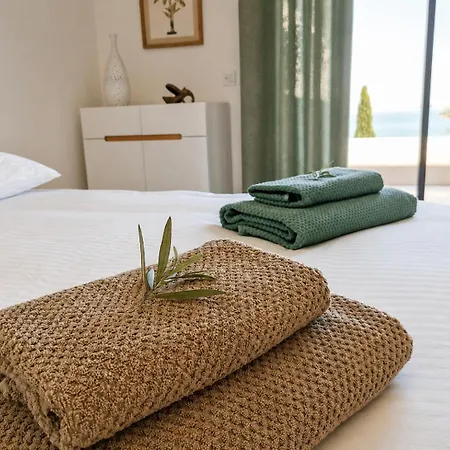 Vue Exceptionnelle Avec Confort Moderne, Climatisation Et Parking Apartmán *
